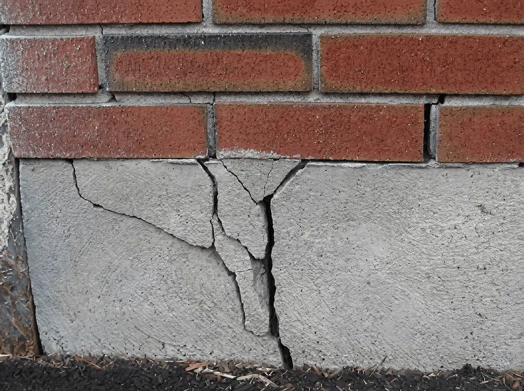 Concrete foundation with serious structural damage in Akron, OH